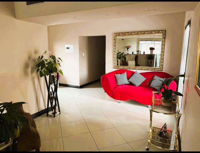 4 BEDROOM HOUSE FOR SALE IN VANDERBIJLPARK SE 8